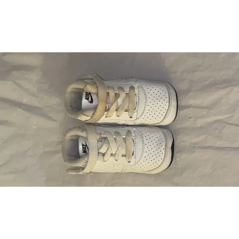 Nike Force 1 Crib (CB) Baby Shoes Size 2C & White Beanie Hat Infant Set